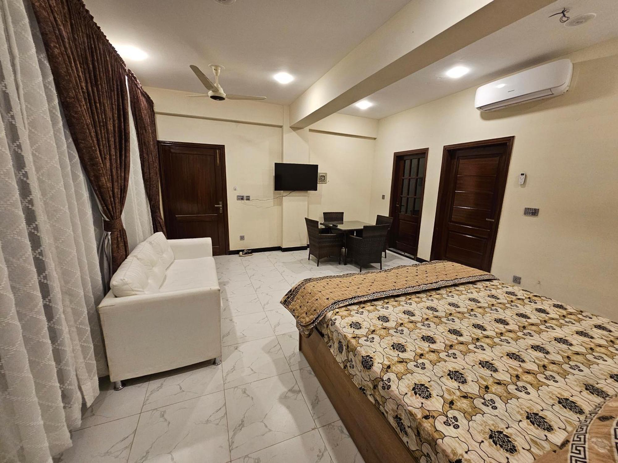 Motorway Majesty Suites Islamabad - Near Islamabad International Airport And Motorway Zimmer foto